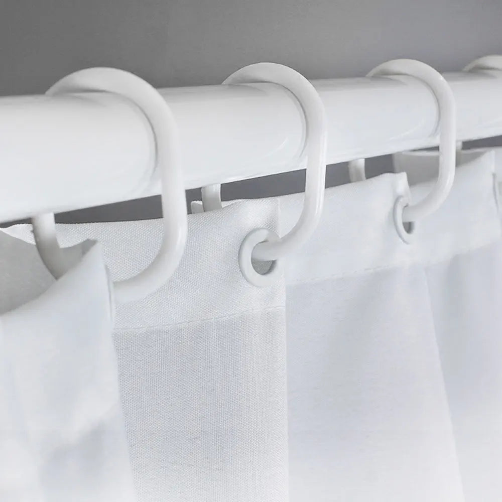 rideau douche moderne blanc polyester respectueux environnement anneaux texture légèrement rugueuse opaque