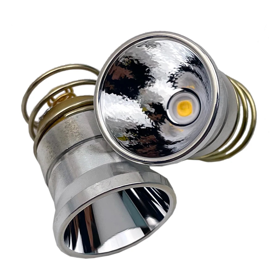 lampe torche argentée moderne 3000k 6500k plusieurs modes led rechargeable intense