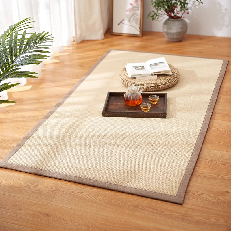 tapis fibre bambou moderne beige clair foncé tissage bordure contrastée salon maison