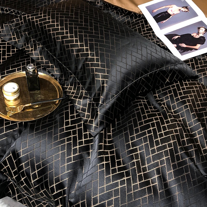 Parure de lit noire en taille Roi avec accessoires de décoration