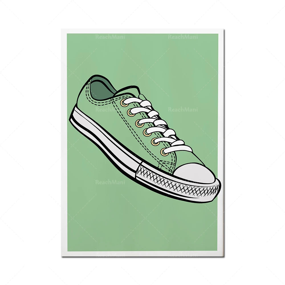 Une paire de baskets de couleur verte avec des lacets blancs, représentant un accessoire de mode populaire.