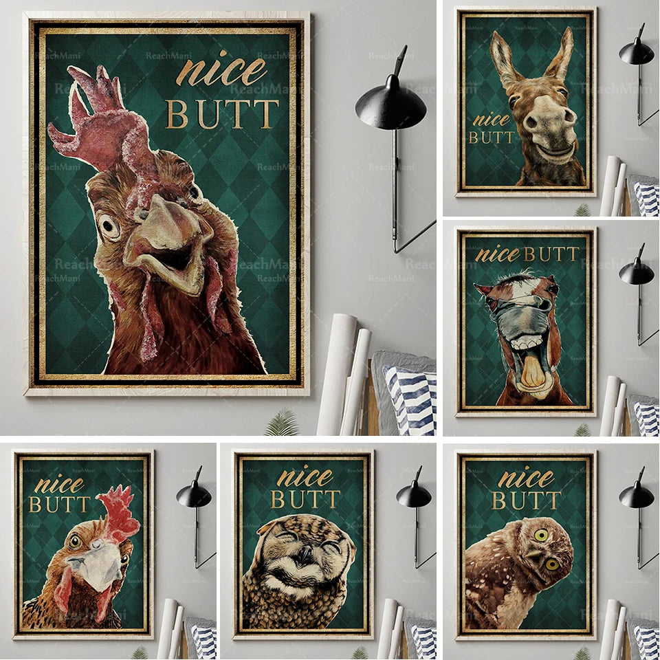 Des œuvres humoristiques représentant des gros plans d'animaux drôles avec le texte "nice butt" sur des cadres vintage verts et dorés.