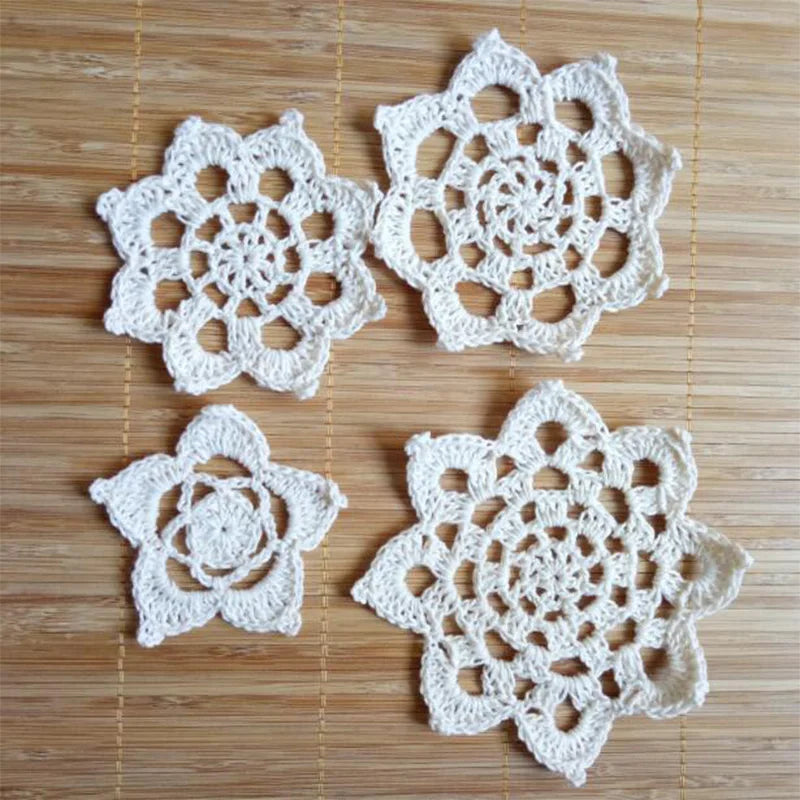 serviettes table crochet traditionnel fleurs géométriques blanc cassé opaques round 10cm 12cm 5cm 8cm