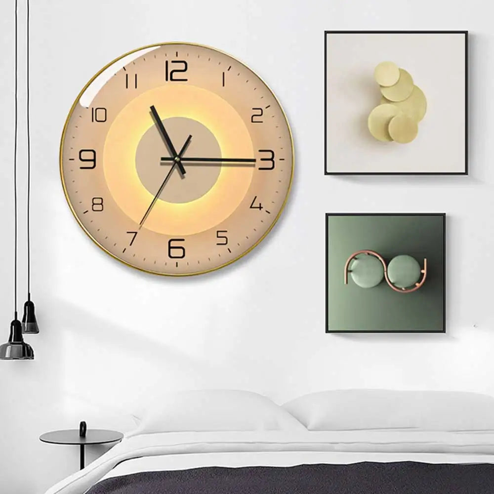 horloge murale moderne abstraite géométrique unique verre transparent aiguille quartz or gris bleu marine