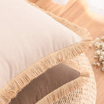 coussins decoratifs bohemes couleurs multicolores tissu texturé franges rustique