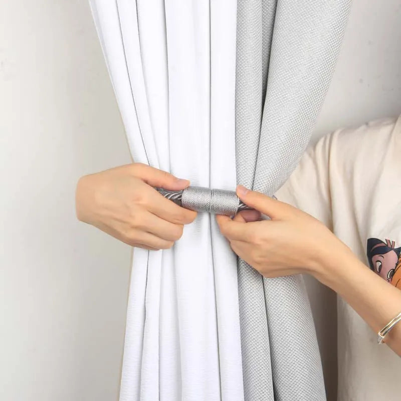 rideau moderne gris clair tissé finement opacité anneaux métalliques polyester