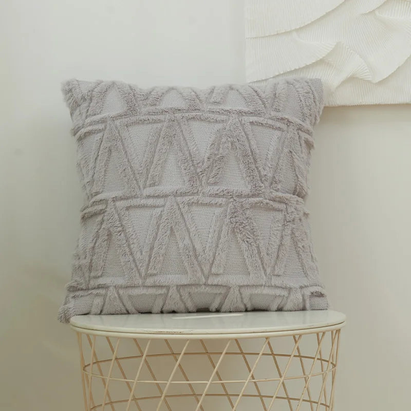 coussins décoratifs modernes motif triangles couleur blanc marron gris 45x45cm