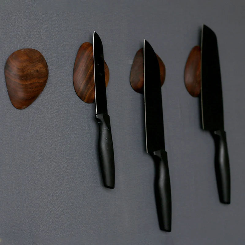 Détail du design élégant du porte-couteau magnétique