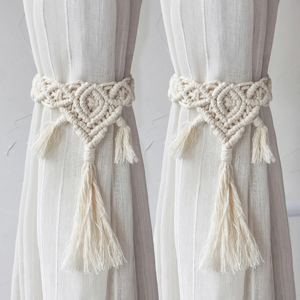 rideaux boho chic macramé franges blanc accessoires fenêtre deco chambre salon echangement fixations