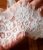ruban dentelle blanc fleurs motifs géométriques classique polyester nylon maille écologique