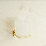 accessoires salle bain or blanc moderne vis papier toilette savon serviettes brosse dents élégant