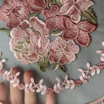 broderie fleurs rose clair vert beige traditionnelle diamètre 28cm élastique écologique coton polyester