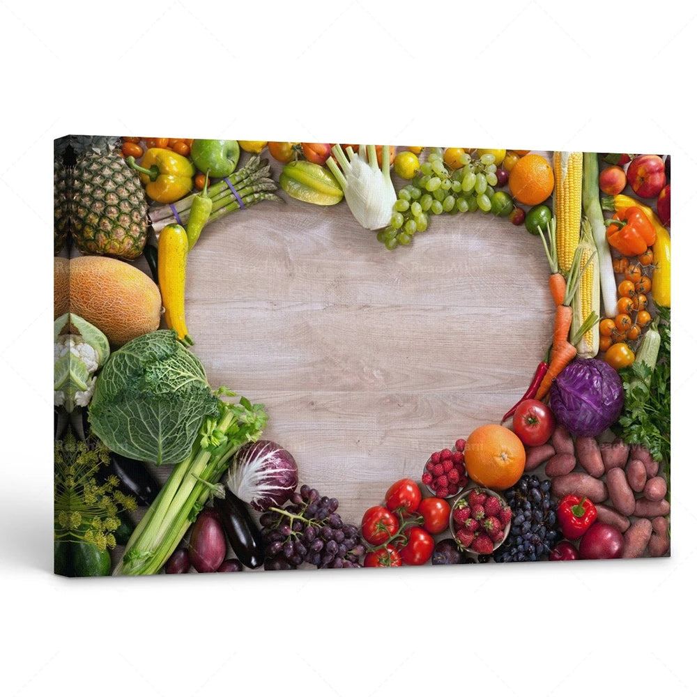 Une variété de fruits et légumes colorés disposés sur un fond en bois.