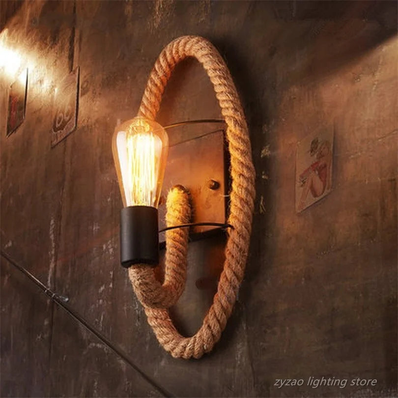Applique murale loft chanvre corde éclairée dans un salon moderne
