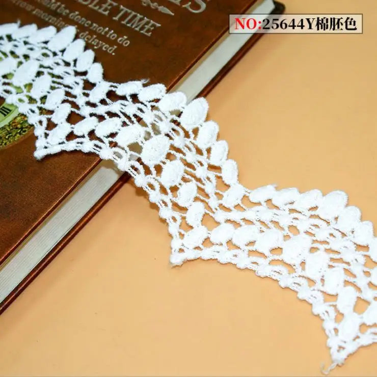 rubans dentelle fine motifs floraux noir beige blanc cassé classique élégant soluble l'eau écologique