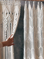 rideau macramé blanc crème motifs géométriques franges boho chic crochet métallique