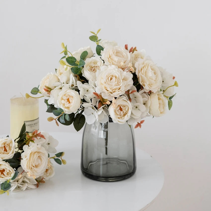 décoration intérieure bouquet fleurs artificielles pivoine roses hortensia vintage anniversaire mariage