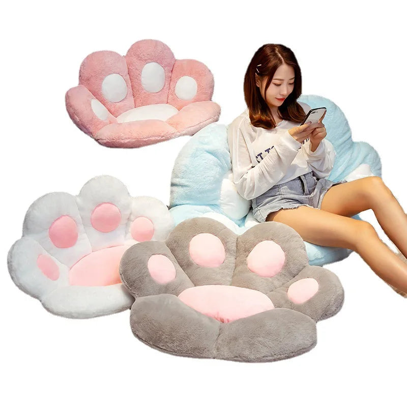 coussin forme patte chat peluche douce motif chat couleur rose gris pastel mignon