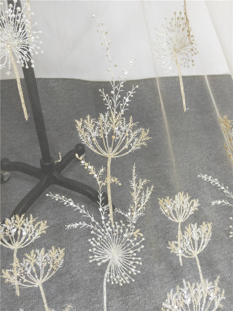 tissu brodé gris foncé fleurs stylisées finelines dorées largeur 135cm opacité élégant décoration mariage