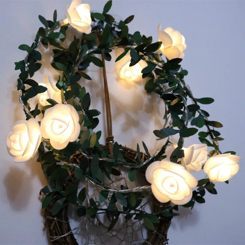 guirlande lumineuse fleurs blanches feuilles vertes clips romantique noël décoration chambre partie