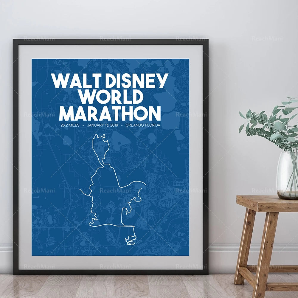 Affiche du Walt Disney World Marathon avec un plan de course bleu sur fond bleu.