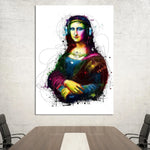 L'image représente une interprétation colorée et abstraite de la célèbre peinture de la Joconde, où le visage de la femme est représenté avec des touches de couleurs vives et des éléments graphiques dynamiques.