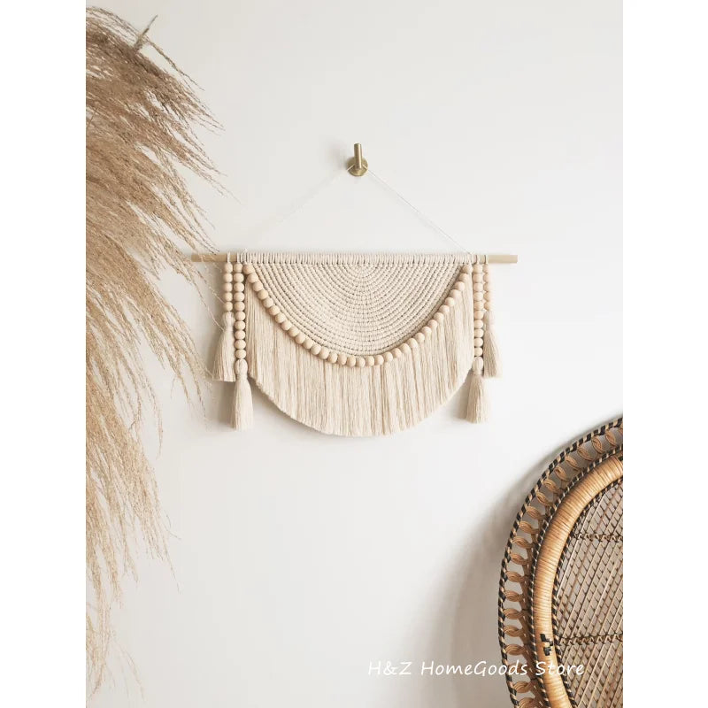 tapisserie macramé franges pompons bohème tapisserie murale coton beige clair opaque moderne chambre salon
