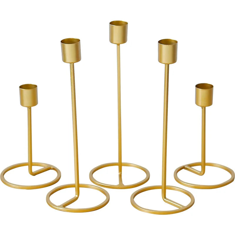 supports bougie or modernes hauteur 15cm 25cm lisses motifs torsadés bougies blanches dorées composition