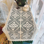 nappe crochetée motif floral géométrique rustique vintage blanc cassé verte bleue table décoration intérieure