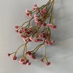 bouquet artificiel fleurs roses blanches marrons rouges petite fleurs rondes naturel minimaliste decoration maison