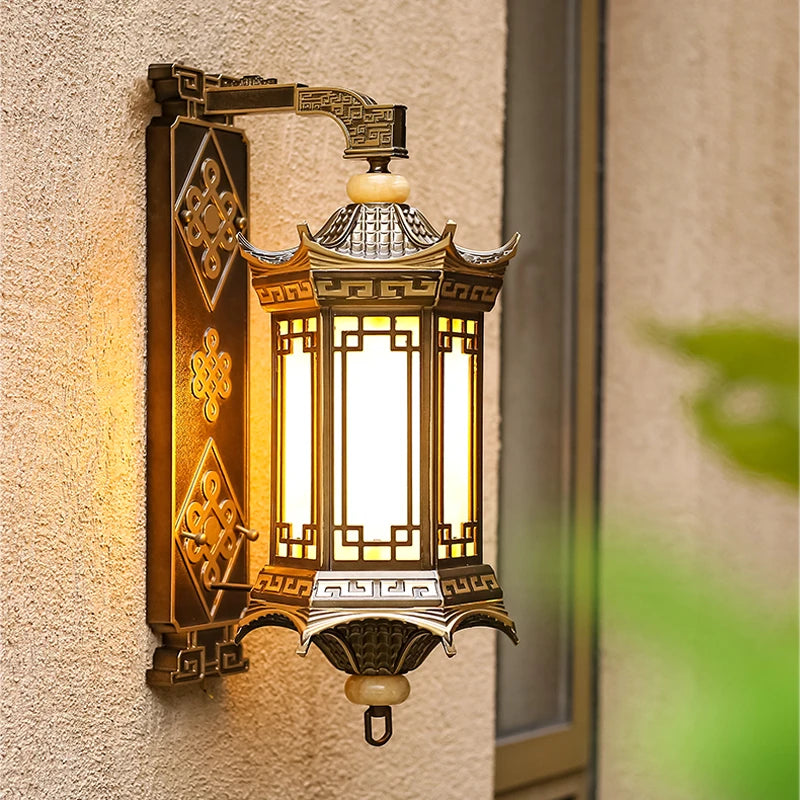 lampe murale dorée art déco motifs géométriques chambre entrée étude salle bain
