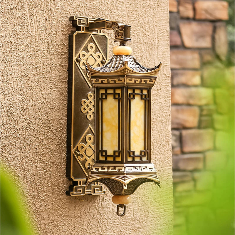 lampe murale dorée art déco motifs géométriques chambre entrée étude salle bain
