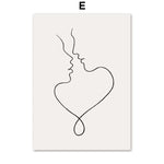 Deux silhouettes de visages s'embrassant, formant un cœur.