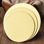 assiettes rondes dorées unies modernes respectueuses environnement opaques variées tailles pâtisserie