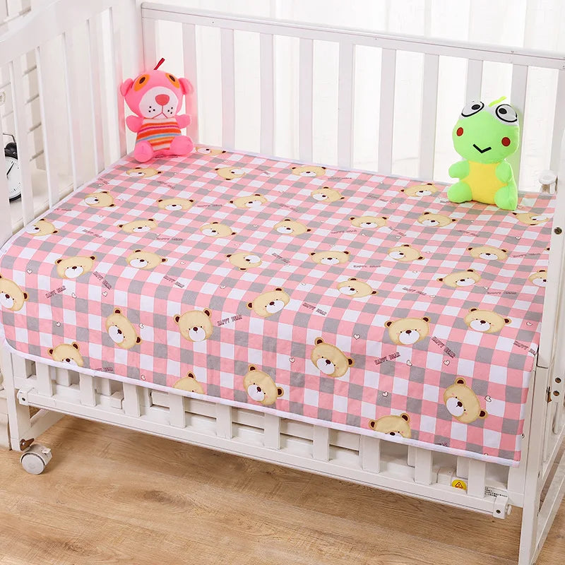 drap lit bébé multicolore voitures animaux imprimé bleu blanc coeurs étoiles lunes jaune
