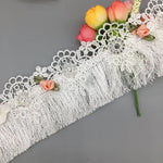 ruban dentelé franges fleurs artificielles noir blanc rose pâle vintage romantique mariage