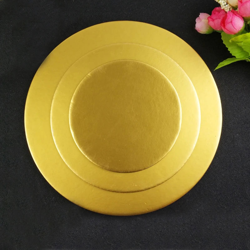 assiettes rondes dorées unies modernes respectueuses environnement opaques variées tailles pâtisserie