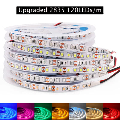 Ruban LED 12V flexible 5m illumine un salon moderne