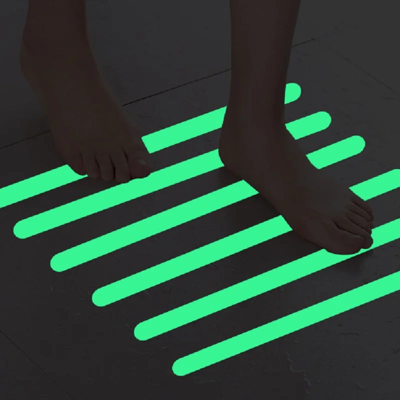 tapis sécurité lumineux vert fluo rayures horizontales adhésif moderne salle bain cuisine douche escalier