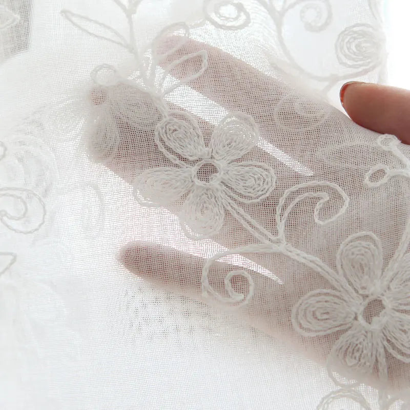 Rideaux en Tulle Brodé Blanc pour Fenêtre - Décoration Intérieure Élégante