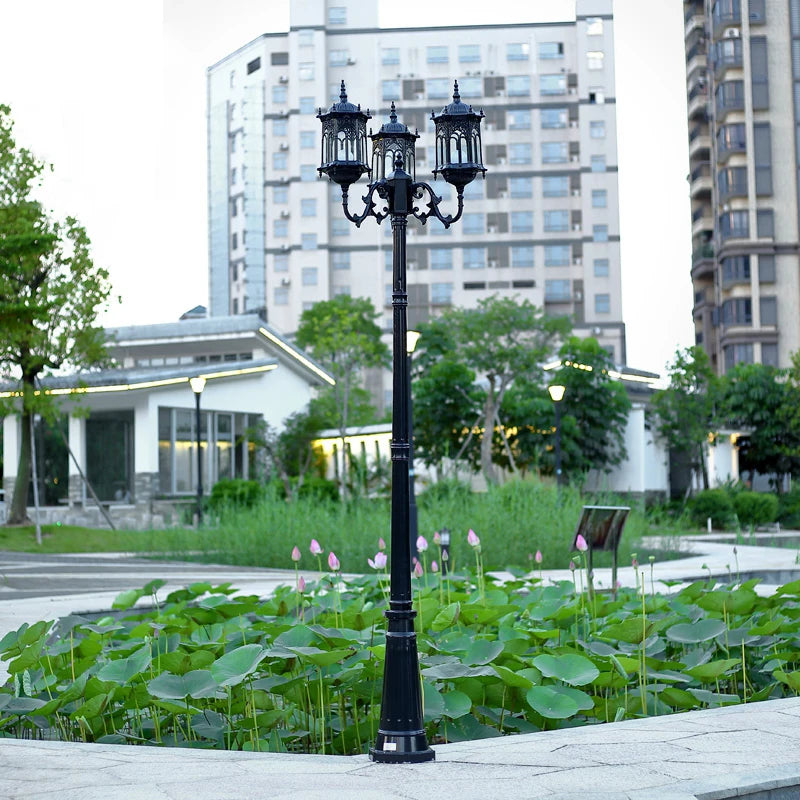 Lampadaire extérieur trois têtes or noir classique éclairage public ip65 led hand brushed bronze