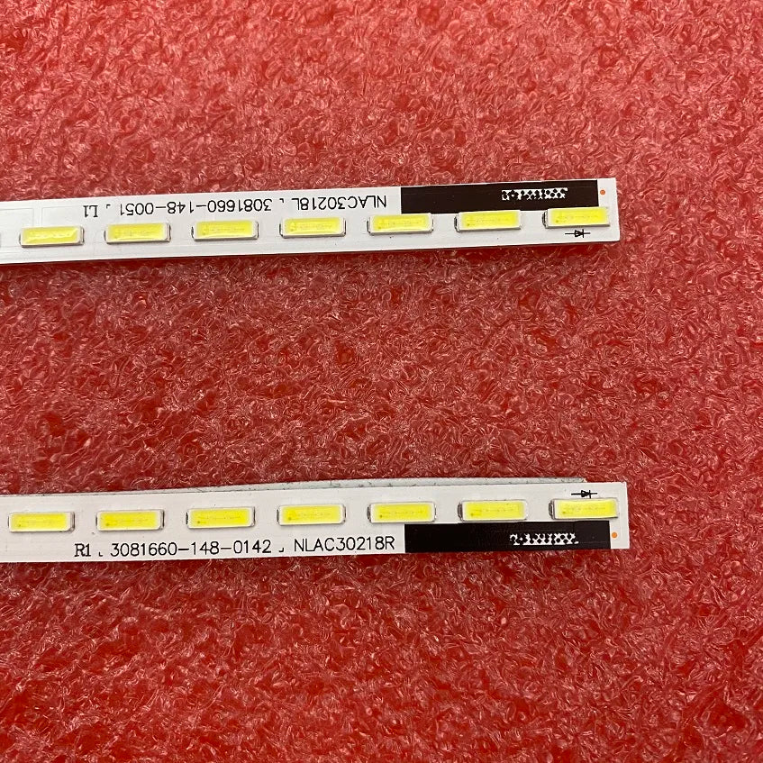 ruban led blanc diodes jaunes clips moderne sans cable bouton poussoir fixations