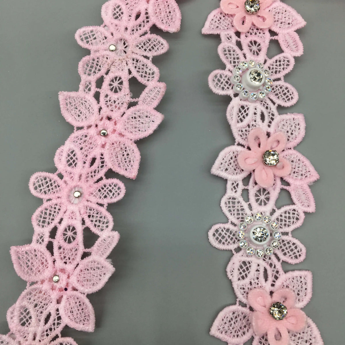 ruban dentelle rose fleurs motifs géométriques blanches décoratif opacité 3.5cm large couture decoration