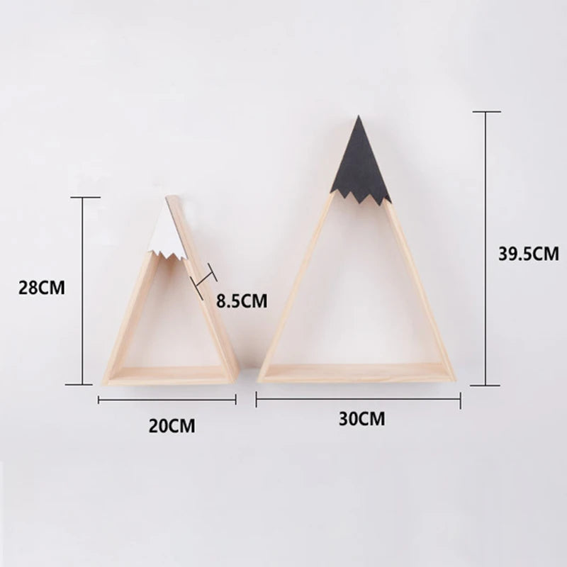 triangle rangement bois naturel motif géométrique minimaliste figurines nuages arc ciel chambre enfant