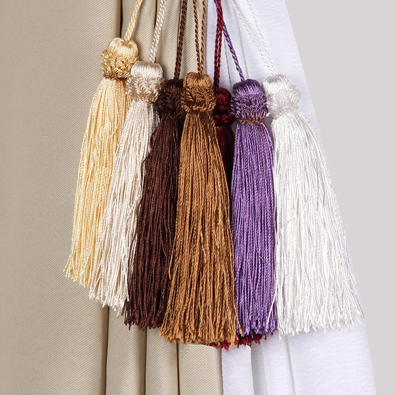 pompons décoratifs tissés opaques traditionnels couleur beige doré rouge blanc cassé violet rideaux vêtements