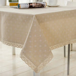 nappe table lin motif fleur dentelle beige serviettes assiettes couverts classique rustique