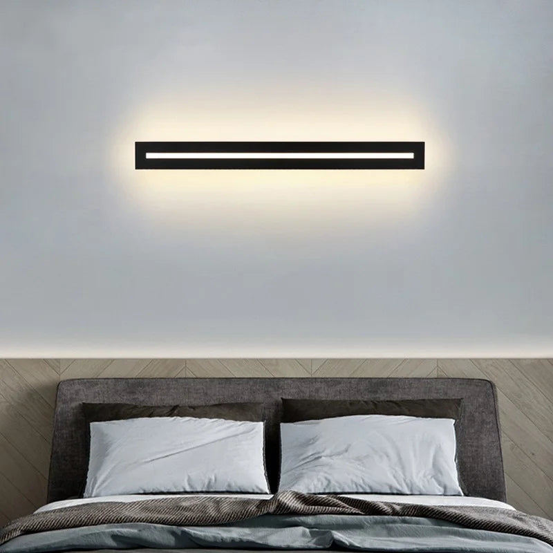 Applique murale LED éteinte montrant son design épuré