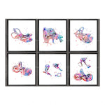 Cette image présente six illustrations aquarellées de créatures sous-marines aux formes et couleurs étonnantes, dans des cadres noirs.