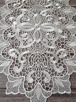 serviette table blanche brodée motif floral coton polyester classique maison festive