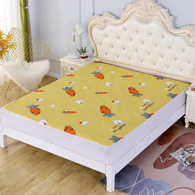 drap lit bébé multicolore voitures animaux imprimé bleu blanc coeurs étoiles lunes jaune